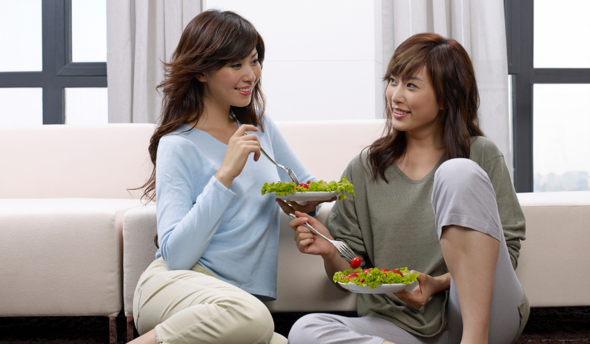 Miért Esznek a Japánok a Földön Ülve? Itt az Elképesztő Igazság: